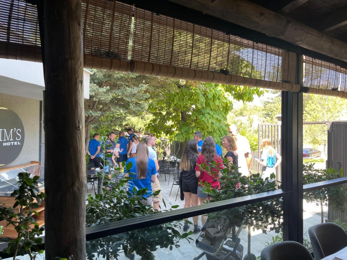 Dim'S Hotel & Restaurant Korce Exterior photo